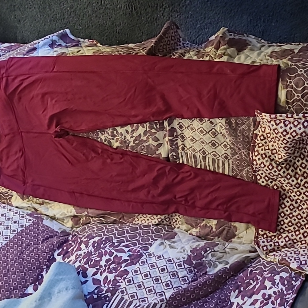 Victoria Sport yoga pants. Lize XL. Tapered leg.